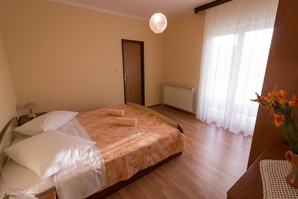 Tomulic Jasna I Miljenko Apartment Supetarska Draga Exterior photo