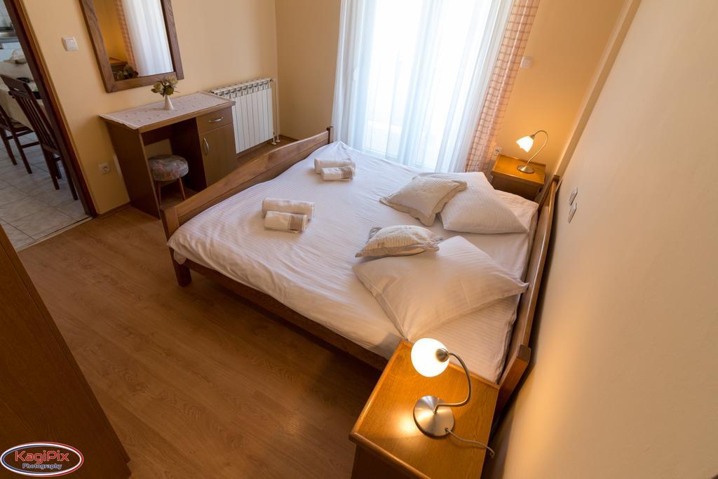 Tomulic Jasna I Miljenko Apartment Supetarska Draga Exterior photo